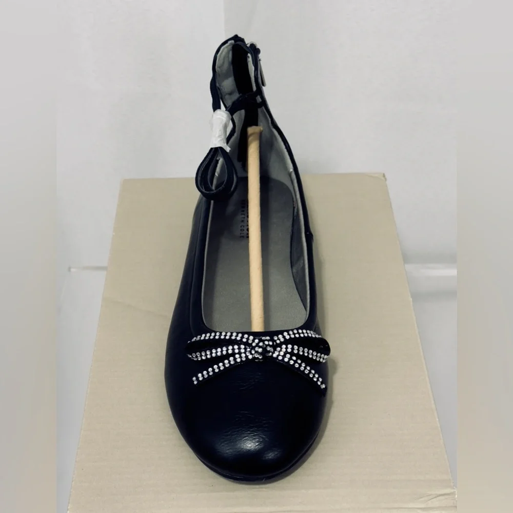 Kenneth Cole New York Big Girls Daisy Luv Black Ballet Flat Shoes US 4.      NWT